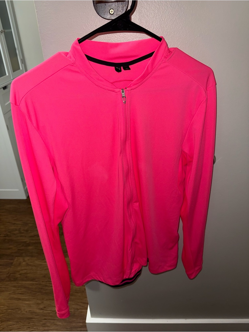 Women’s Bright Pink Lightweight Cycling Jacket